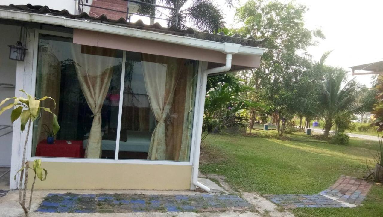 Batikseafood Airport & Room Ban Bo Sai Klang Kültér fotó