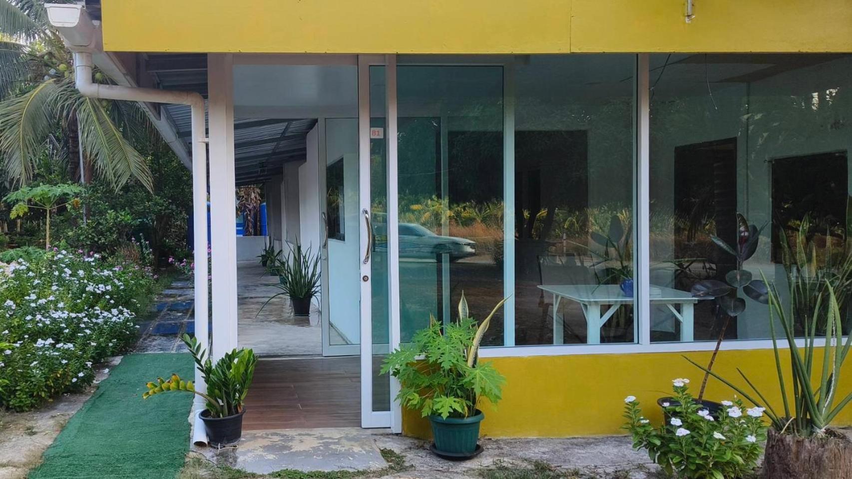 Batikseafood Airport & Room Ban Bo Sai Klang Kültér fotó