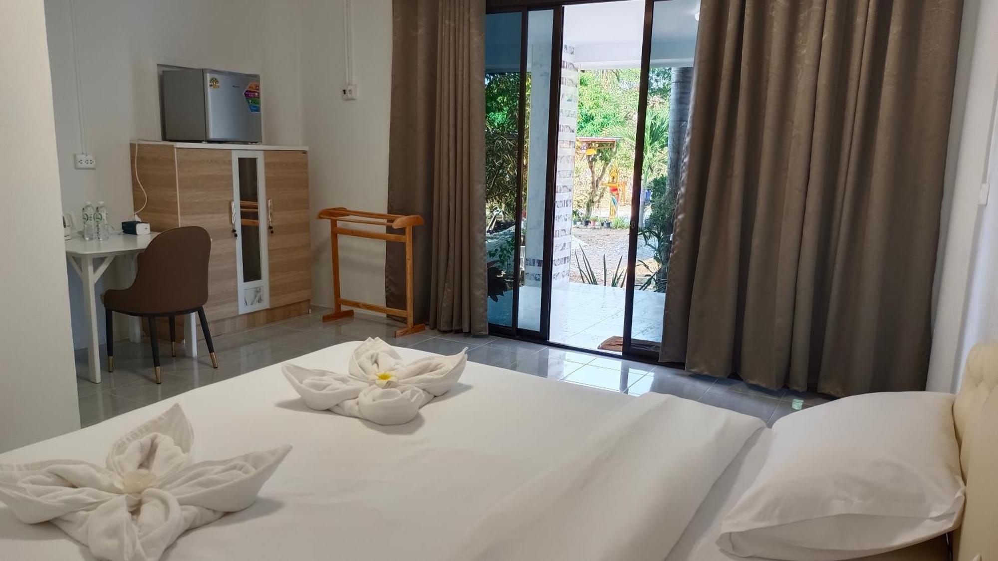 Batikseafood Airport & Room Ban Bo Sai Klang Kültér fotó